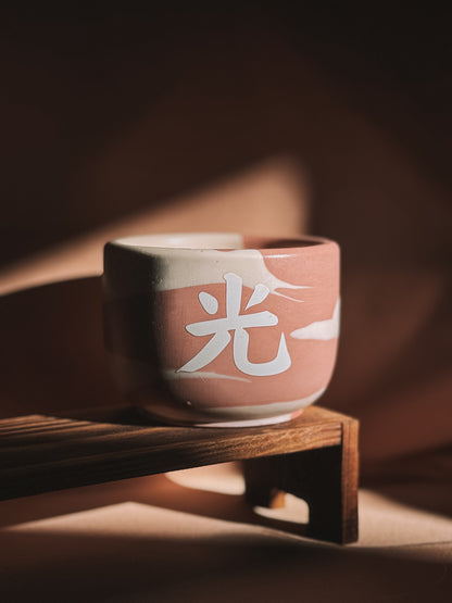 Vela média creme & coral - Edição black week