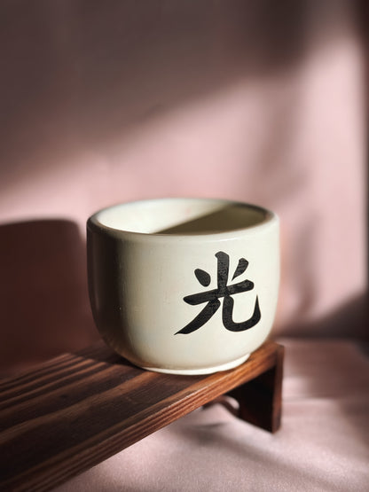 Vela média amarelo claro - Edição black week