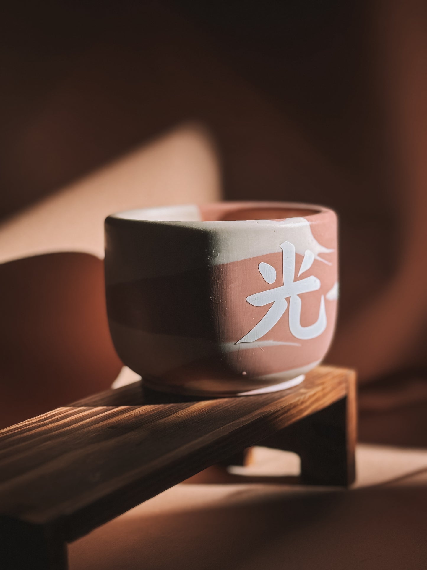 Vela média creme & coral - Edição black week