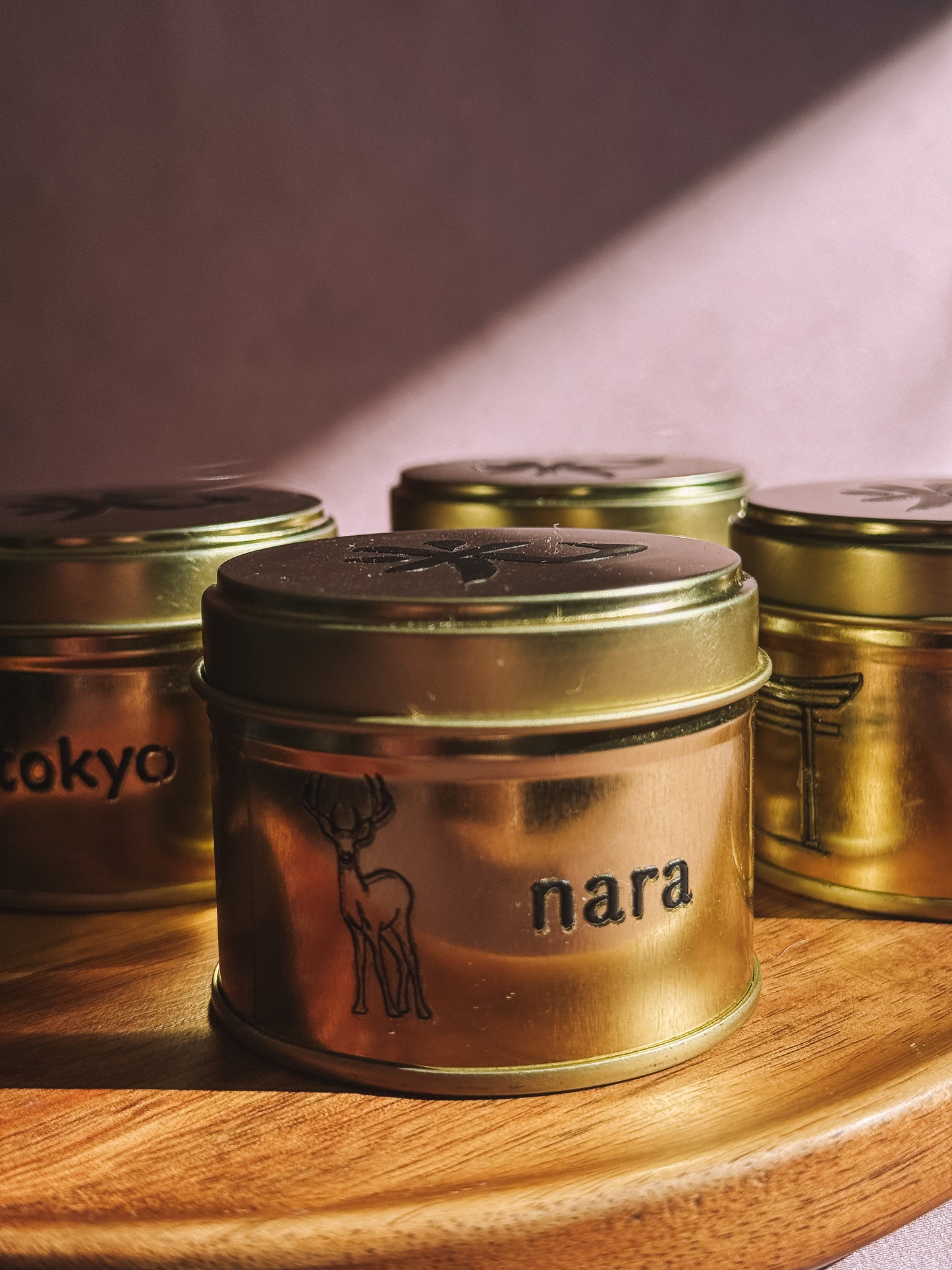 Natsu 夏 | Velas em lata dourada